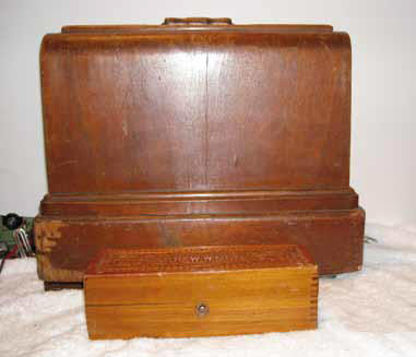 Wheeler & Wilson D9 Short Bed Sewing Machine Case