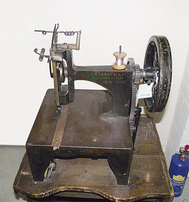 Singer "Coach stripe" industrial decal variant