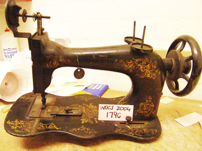 Singer "Scrolls and Roses" variant Decals