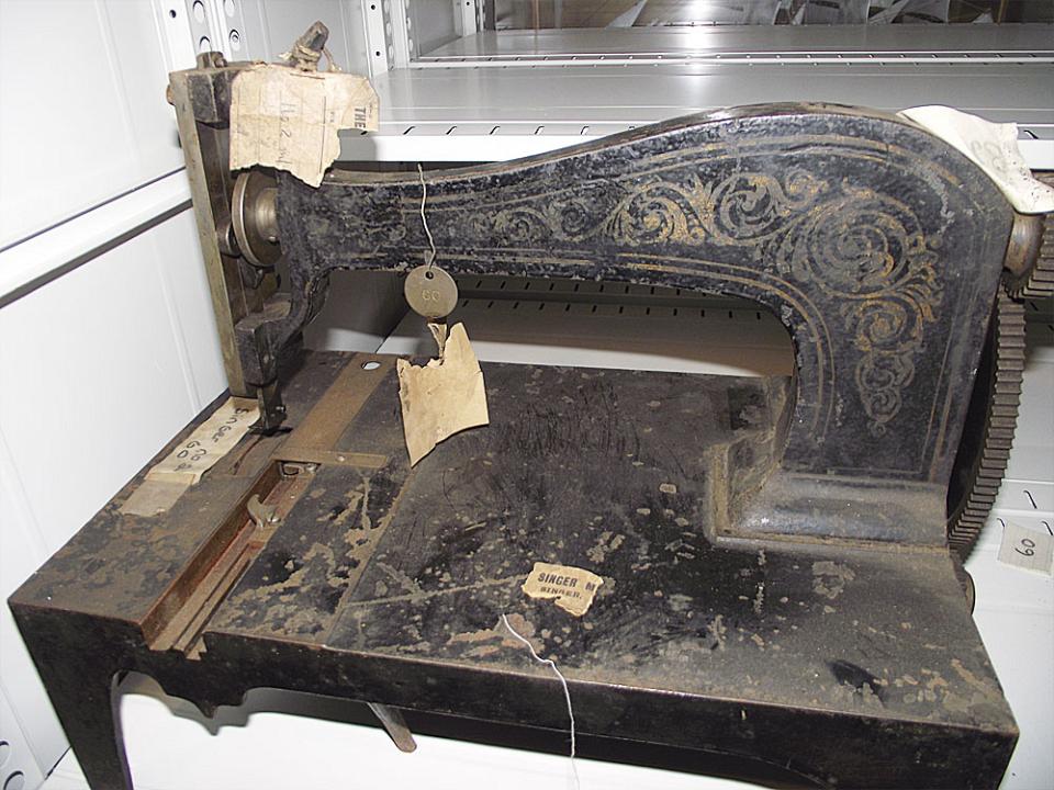 Singer Vine/scrolls? Decals