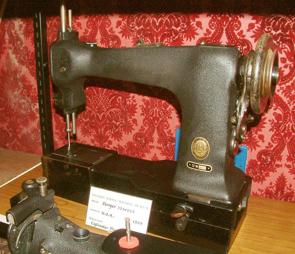 Singer Model 12w223 Sewing Machine