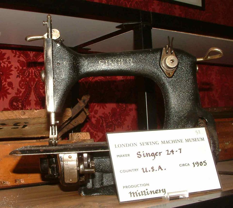 Singer Model 24-7 Sewing Machine
