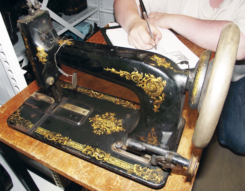 Singer Model 48k3 Sewing Machine