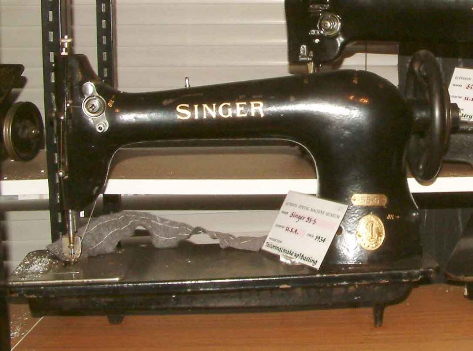 Singer Model 55-5 Sewing Machine