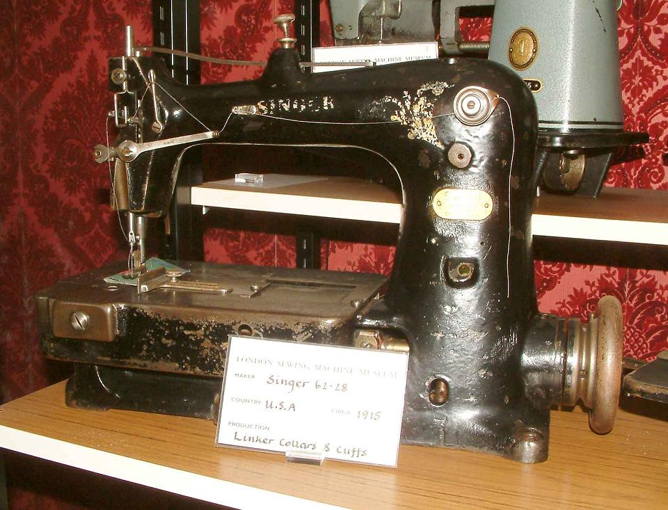 Singer Model 62-28 Sewing Machine
