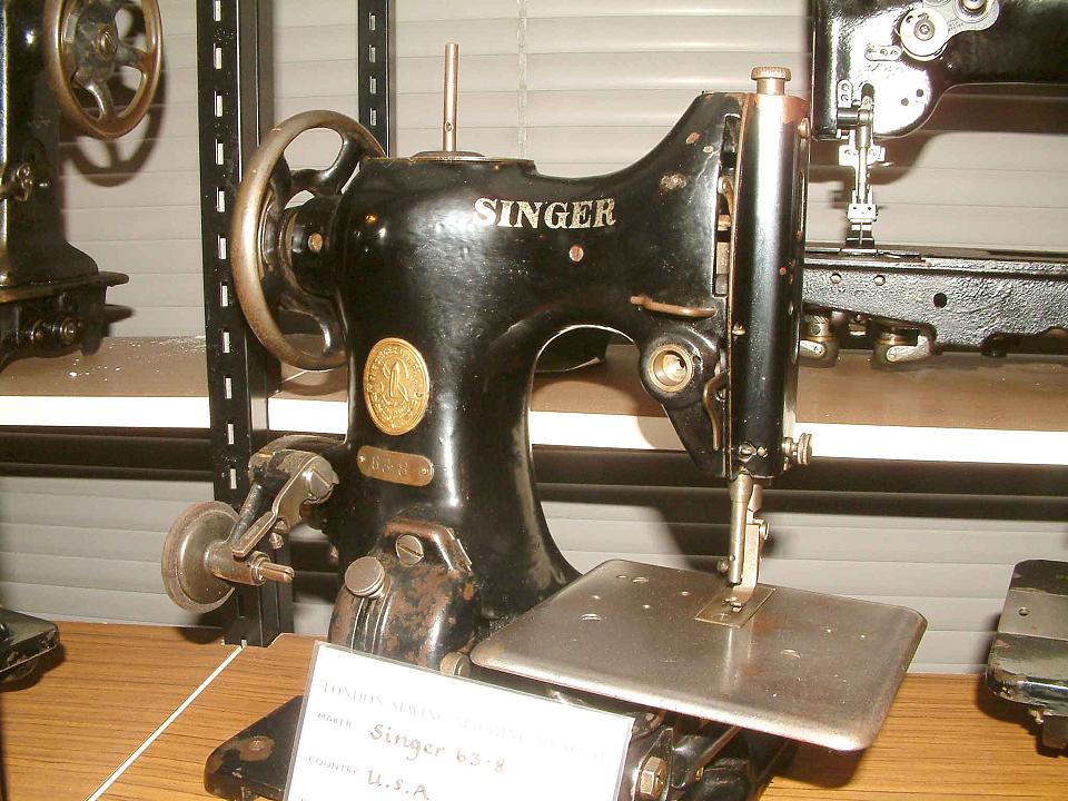 Singer Model 63-8 Sewing Machine