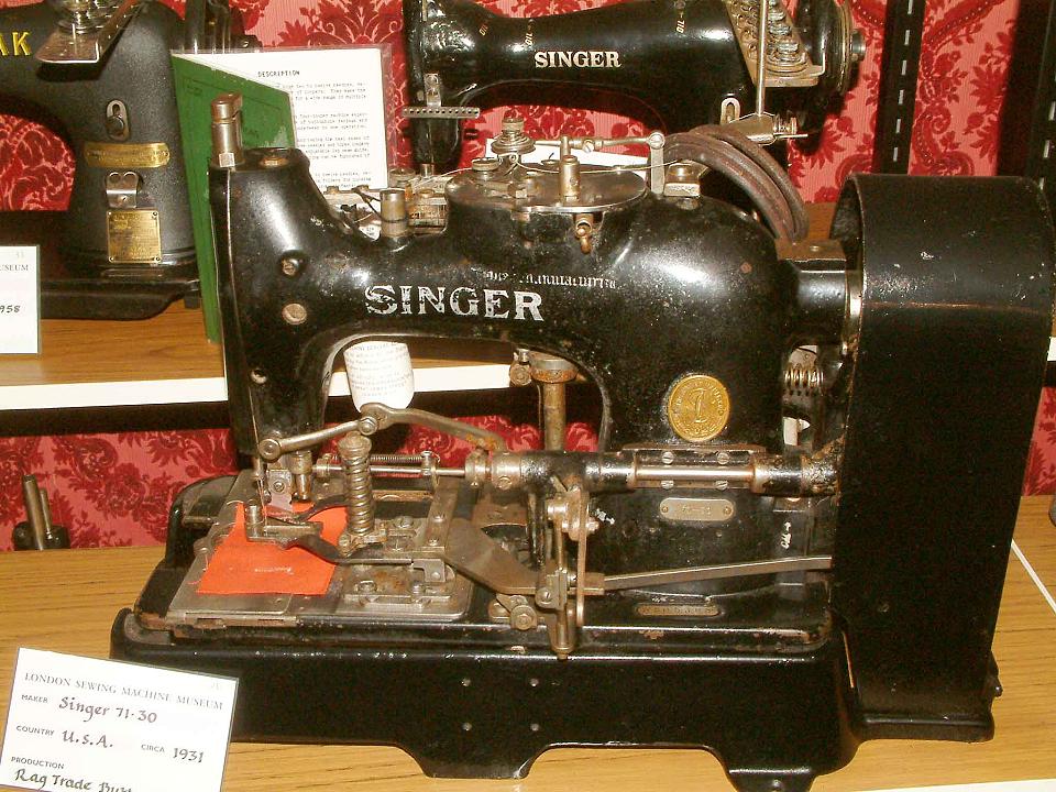 Singer Model 71-30 Sewing Machine