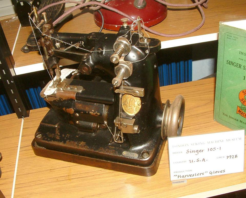 Singer Model 105-1 Sewing Machine