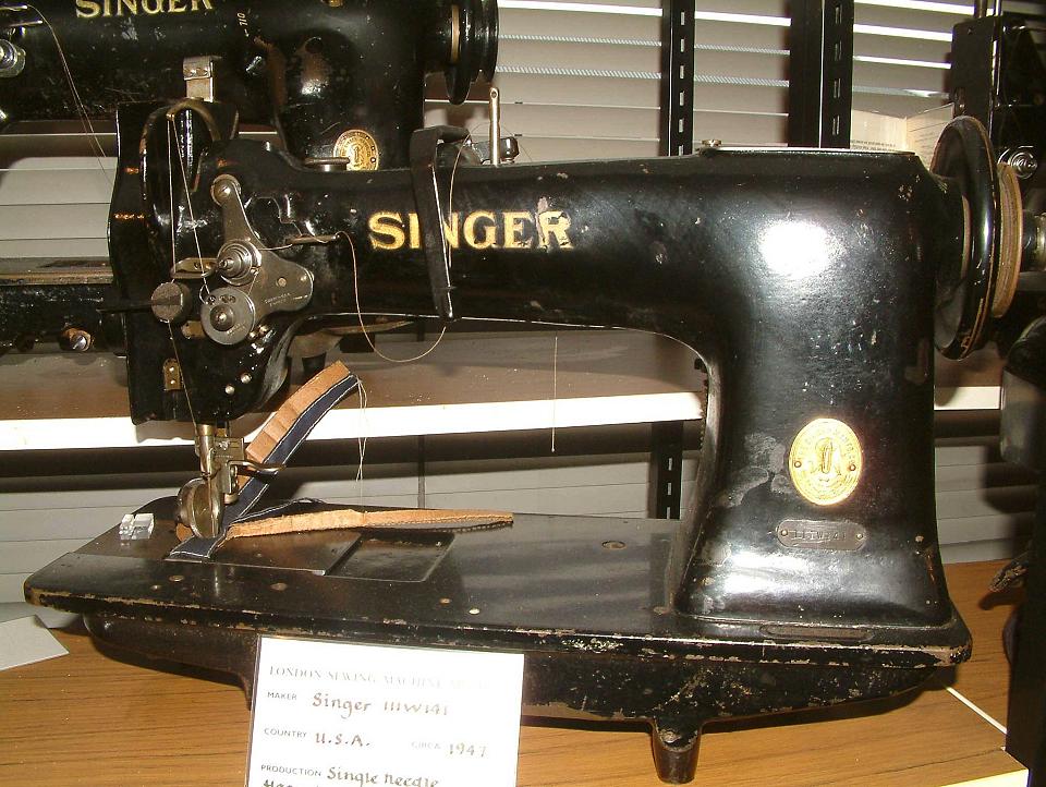 Singer Model 111-114 Sewing Machine
