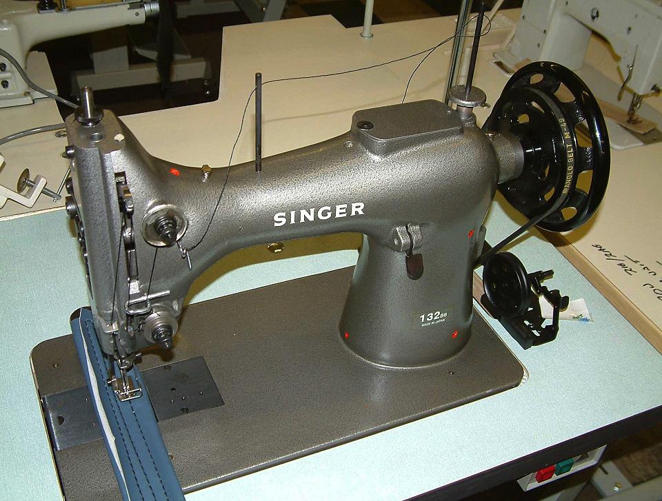 Singer Model 132b6 Sewing Machine