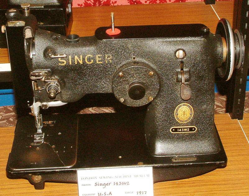 Singer Model 143w2 Sewing Machine
