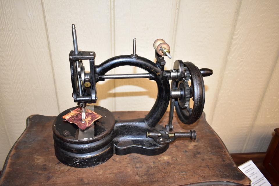 Buckeye Sewing Machine Model 1